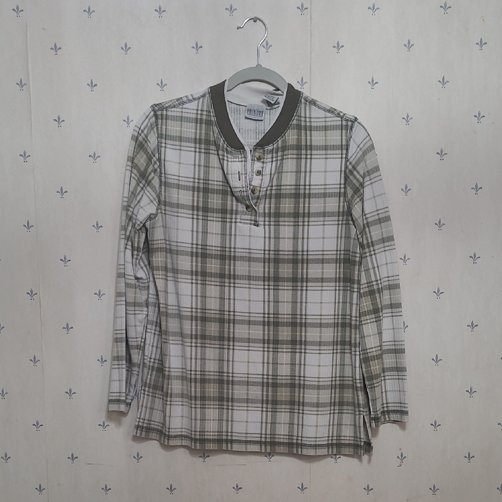 Green and White Long Sleeve Tee